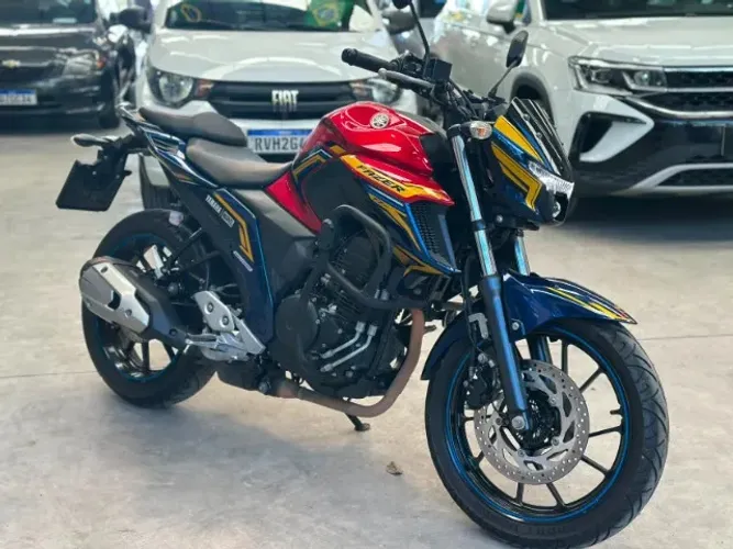 FAZER 250 FZ250 MARVEL THOR IMPECAVEL MAIS NOVA DO BRASIL