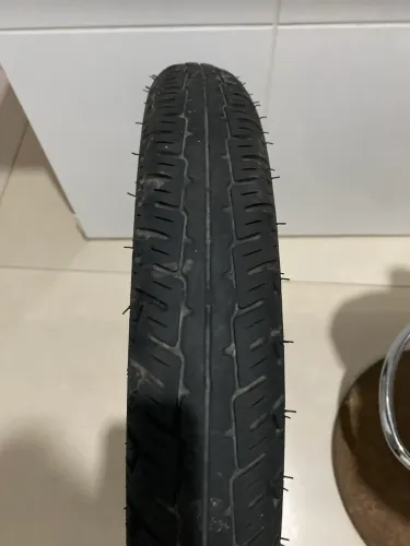 Pneu Pirelli TITAN