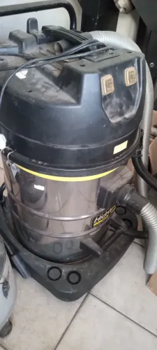 Vende-se 02 Aspirador de pó 