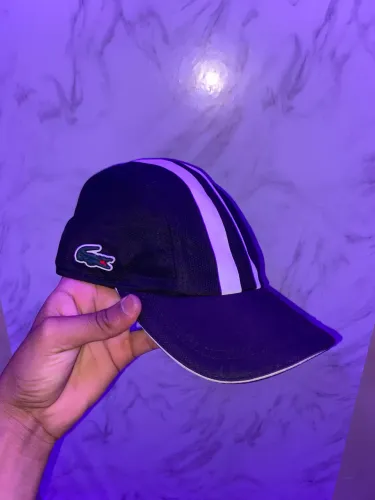     Boné Lacoste Sport Duas Faixas ?