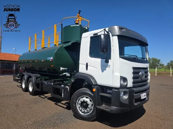 VW 31330 ano 2023 traçado Bombeiro de 20.000L novo, sem uso.