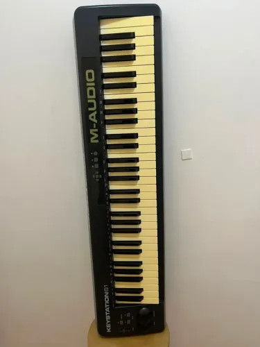 TECLADO CONTROLADOR MIDI M-Audio Keystation 61 MK3 - 61 teclas - USB