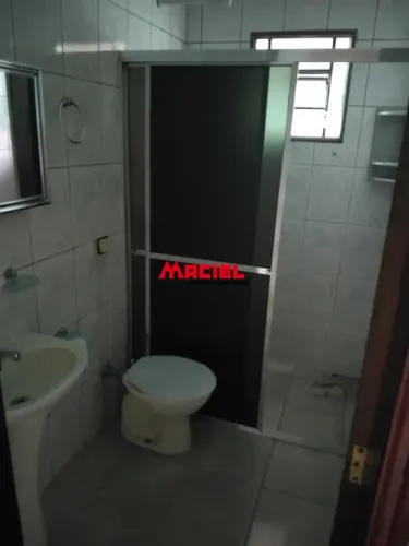 Imóvel para aluguel possui 80 metros quadrados com 2 quartos
