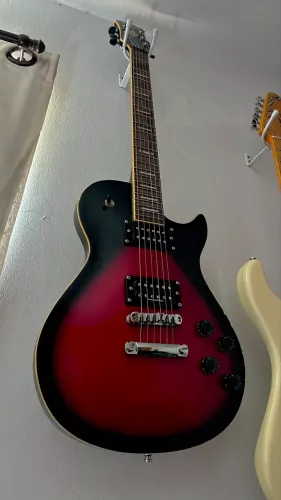 Guitarra Les Paul Washburn 