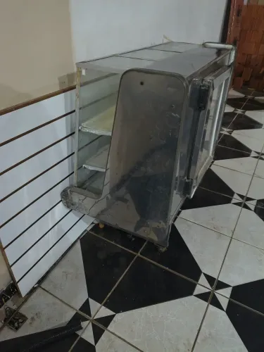 Vendo vitrine de Pão ?