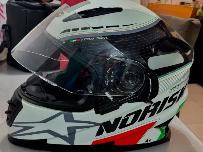Capacete NORISK modelo Italy