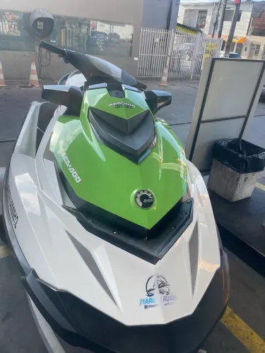 VENDO JETSKI com carrocinha alumínio