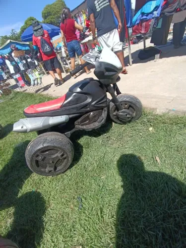 Moto elétrica 12 volts de 4 a 10 anos