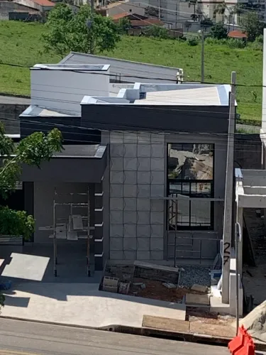 Casas na planta no condomínio recanto tropical