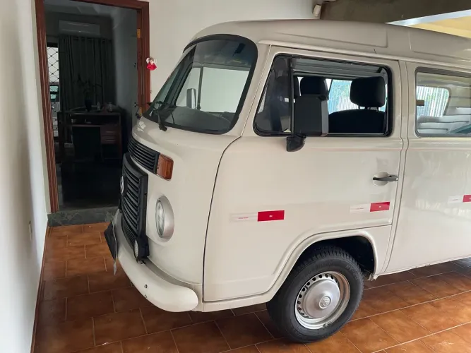 Volkswagen Kombi Standard 1.4 MI Total Flex 8V 2012