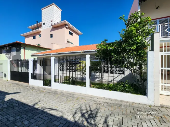 Casa 3 quartos com suíte, 2 garagens, 131 metros quadrados à venda no Ipiranga - São José 