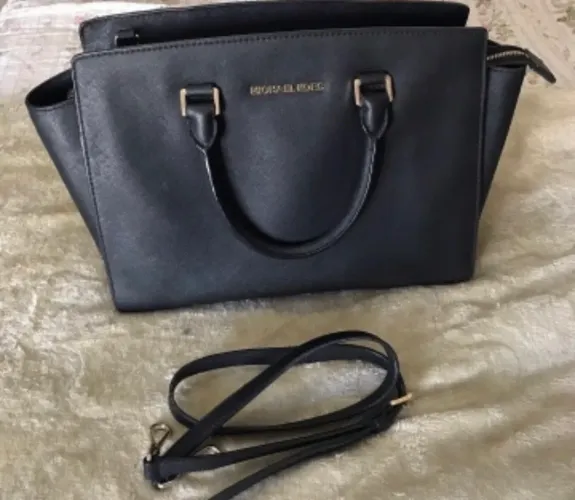 Bolsa Michaek Kors modelo selma tamanho médio