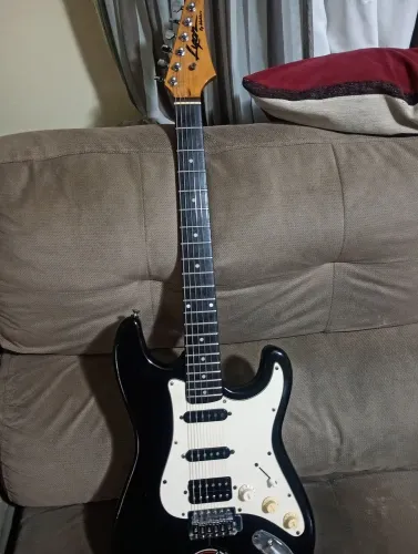 Guitarra whasburn Lyon