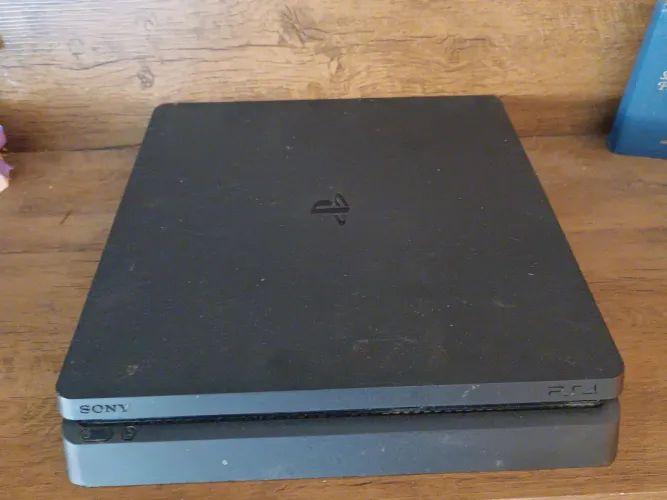 PS4 SLIM 500GB COM CONTROLE NOVO