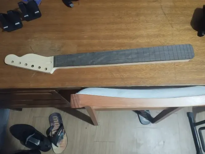 Braço De Guitarra Modelo Telecaster Maple Com Escala Escura