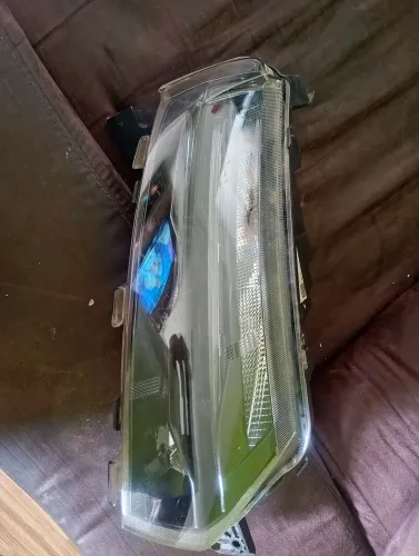 Farol do Renault Kwid 2024