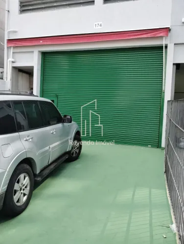 Galpão Comercial para Locação na Lapa, São Paulo-SP: 1 Banheiro, 230m² de Área Disponível!