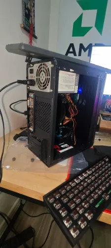Computador Asus H61M-PLUS, I3 2100 3.10 GHz (1155), 8GB de RAM SSD Kingston 120GB 