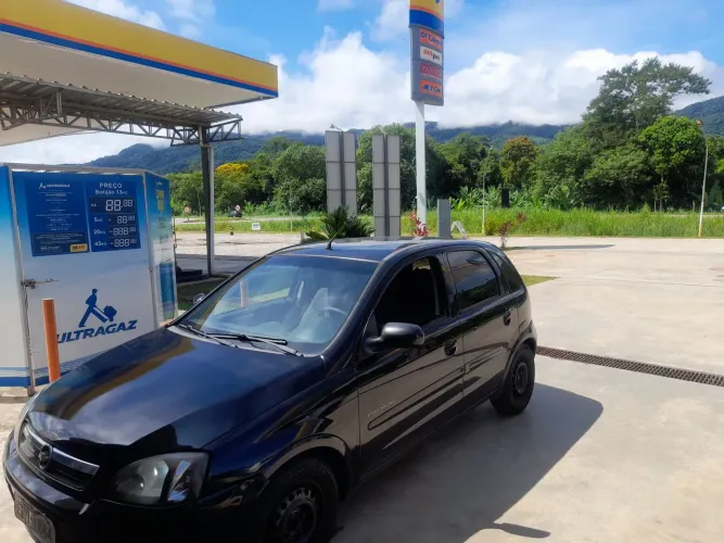 Chevrolet Corsa Hat. Premium 1.4 8V Econoflex 5P 2010