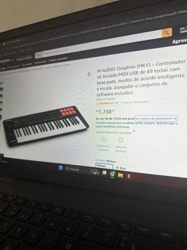 TECLADO NOVINHO - NUNCA USADO 