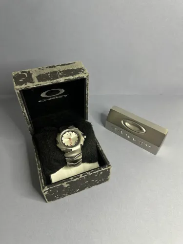 Blade 1.0 Honed White Dial