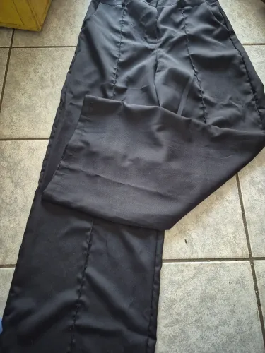 Calça,tipo pantalona,46,nova,30 reais