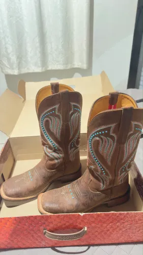 Bota goyazes - nova