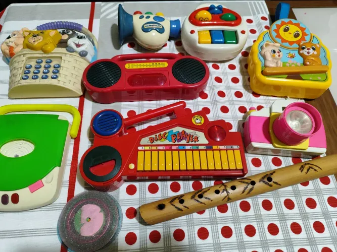 Brinquedos vintage antigos infantis para colecionador pois não funcionam retro