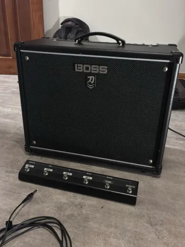 Amplificador Boss Katana 100w MK 2+ Footswitch Boss GAFC