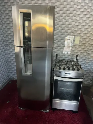 Geladeira Eletrolux inox e fogão Brastemp inox