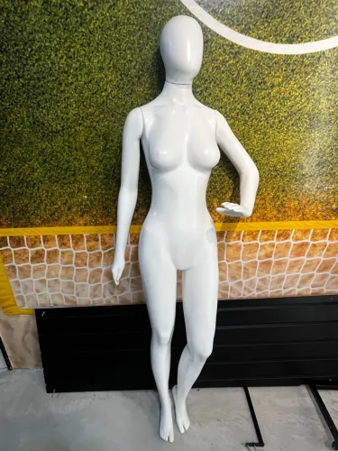 Manequim feminino