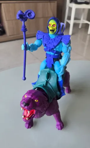 Bonecos Mattel Esqueleto e Gato Selvagem Lote. 