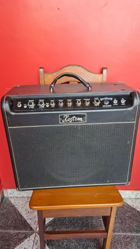 amplificador Kustom Defender 12