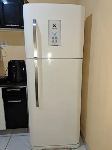 Geladeira Eletrolux dúplex 