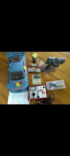 Carro controle remoto completo no estado que está!