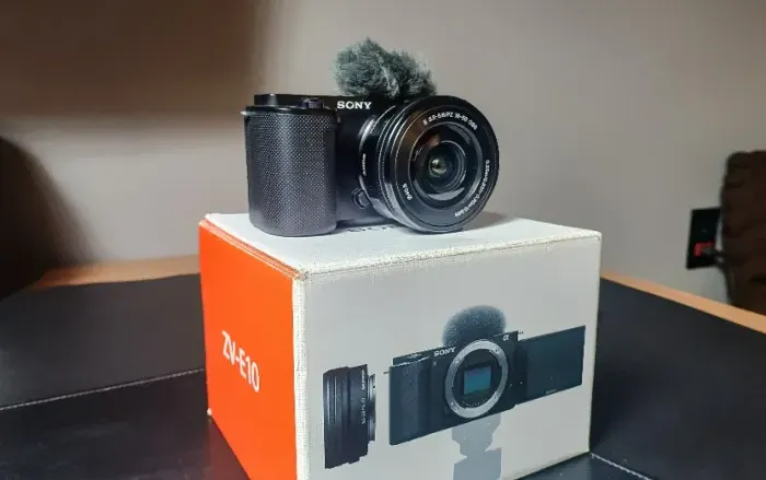 Câmera Sony ZV-E10 + 2 Baterias originais e Dummy