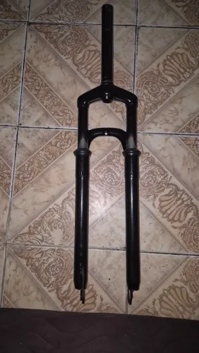Suspensão de bike ARO 26 freio a disco. Pouco usada