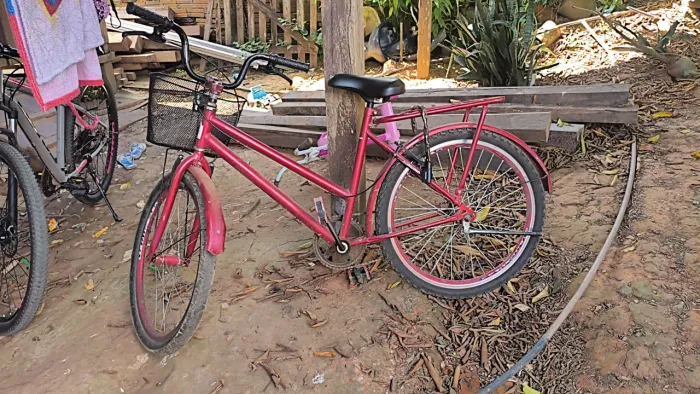 Vendo bicicleta Poty média semi nova, sem nenhum defeito apenas 650