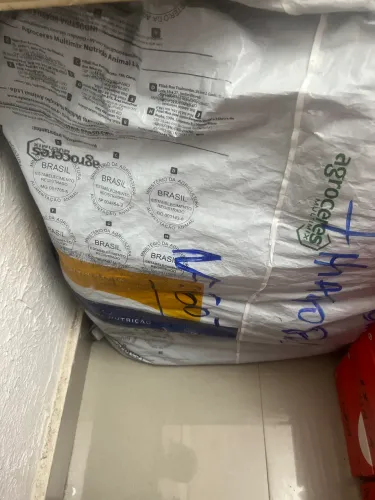 Atenção donos de brechós masculino-Vendo malote de calças jeans variadas.