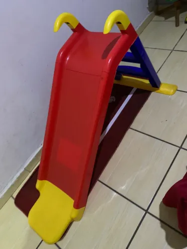 Escorregador infantil