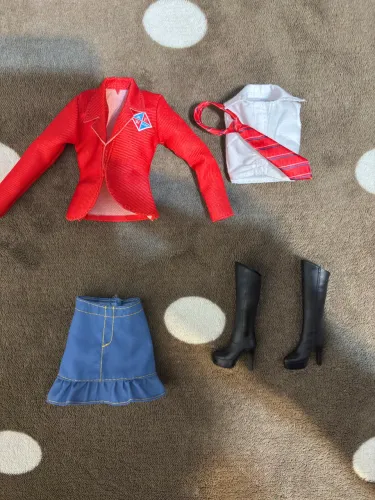 Barbie Uniforme RBD