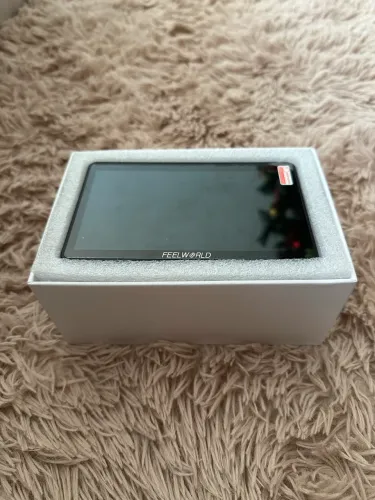 Monitor FEELWORLD F6 PLUS V2 - DSLR / Mirrorless