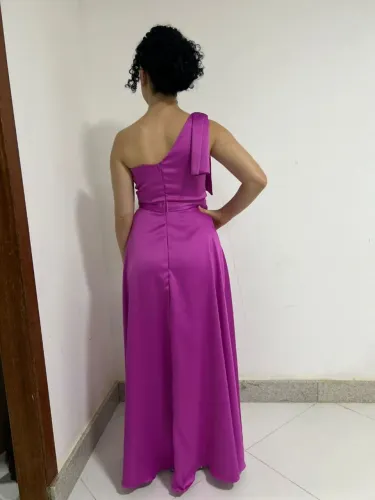Vestido Longo Fucsia Um Ombro Só Com Fenda