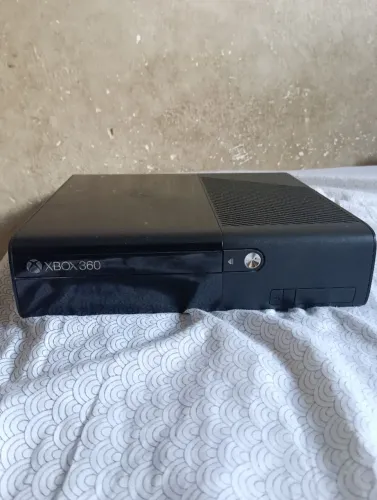 Vende-se Xbox 360 usado