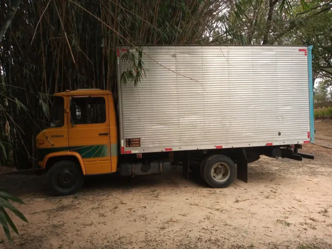 Mb 608 em ótimo estado