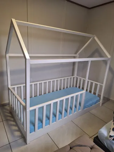 Vendo cama de solteiro montessoria