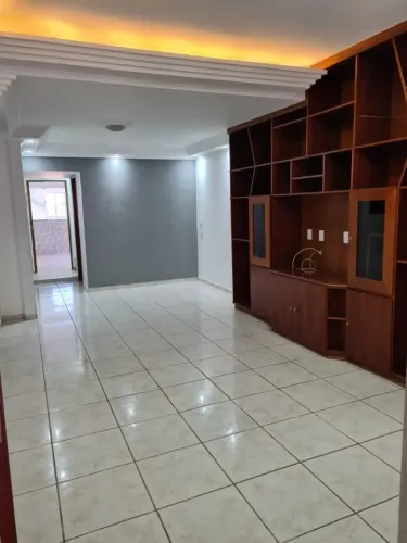Sobrado à venda no Jardim Pacaembu, em Sorocaba-SP