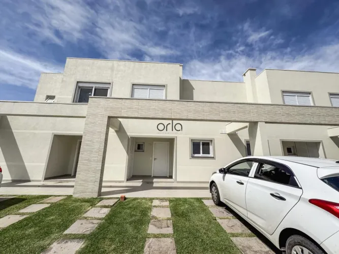 Casa com 03 dormitórios sendo 01 suíte à venda Condomínio Páteo Marbella em Xangri-lá. RE