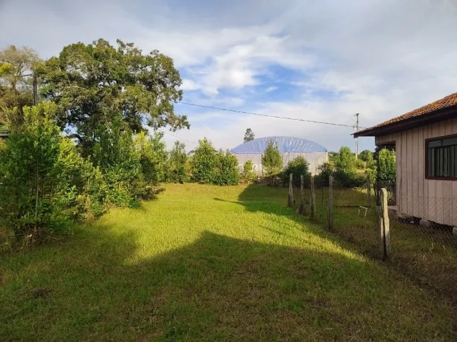 Vende-se ou Permuta-se - Terreno Urbano/Edificável/Agricolo com Casa de Madeira.
