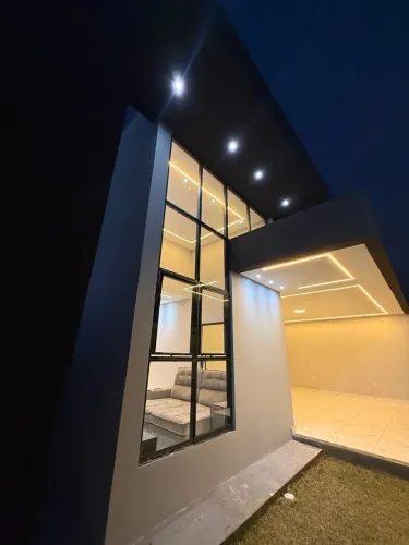 Casa exclusiva à venda em condomínio fechado.